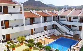 Stylish Flat And Pool With 3 Rooms, Sleeps 6, Los Cristianos