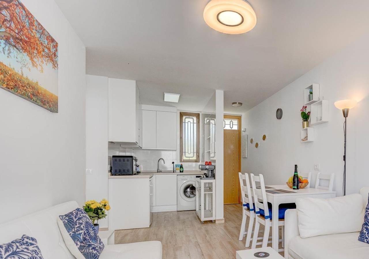 Stylish Flat And Pool With 3 Rooms, Sleeps 6, Los Cristianos Los Cristianos  Esterno foto