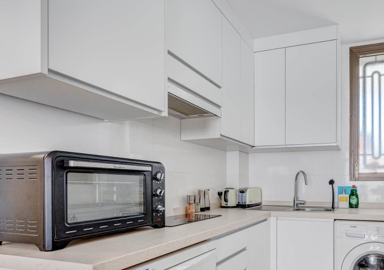 Stylish Flat And Pool With 3 Rooms, Sleeps 6, Los Cristianos Los Cristianos  Esterno foto